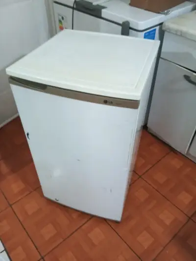 Refrigerador compacto blanco en buen estado - miniatura 5