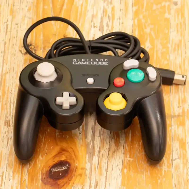 Control Nintendo GameCube negro en buen estado