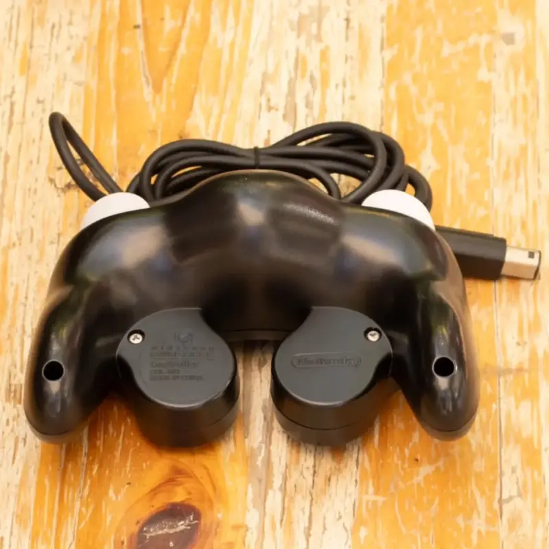 Control Nintendo GameCube negro en buen estado - 2