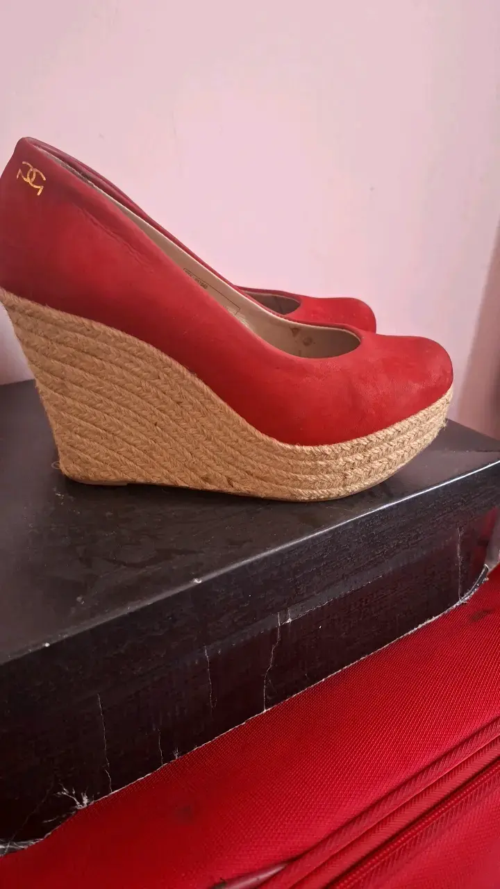 Zapatos de cuña rojos con plataforma de yute - 1
