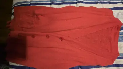 Cardigan rojo para mujer con botones - miniatura 1