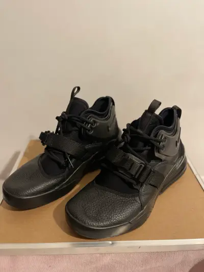 Nike Air Force 270 originales en color TripleBlack - miniatura 1