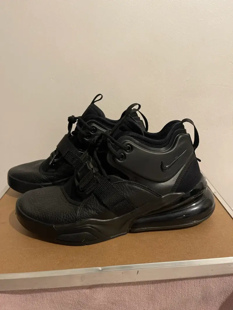Nike Air Force 270 originales en color TripleBlack - 2