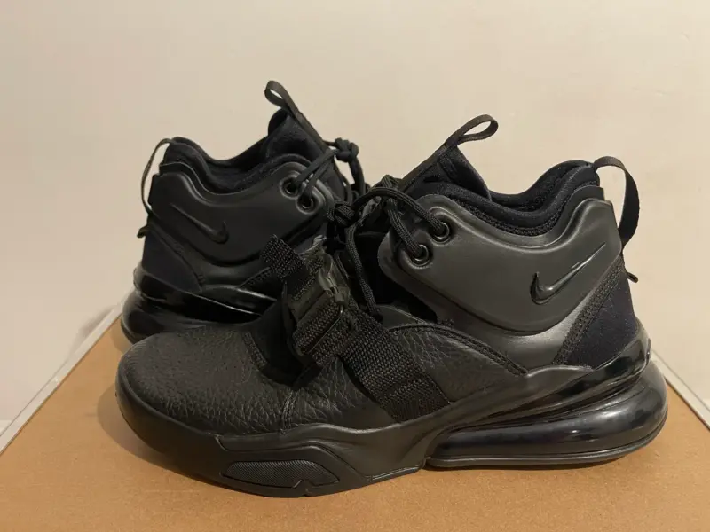 Nike Air Force 270 originales en color TripleBlack - 3