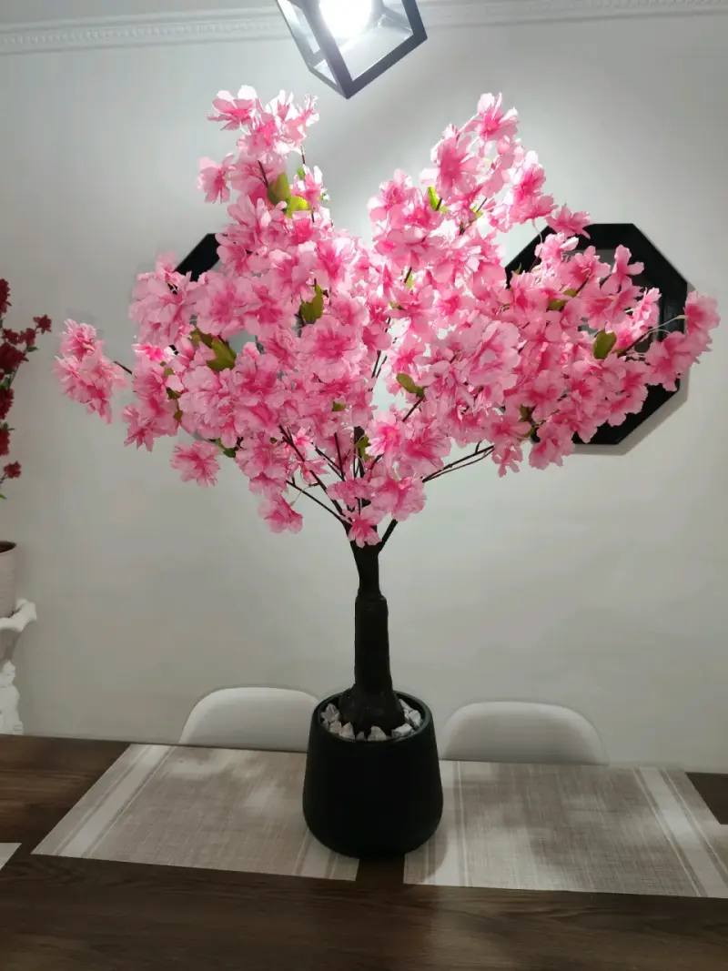 Árbol decorativo de flores rosas - 1