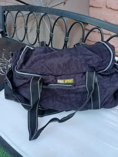 Bolso deportivo negro  Sport con correas ajusta - miniatura 1