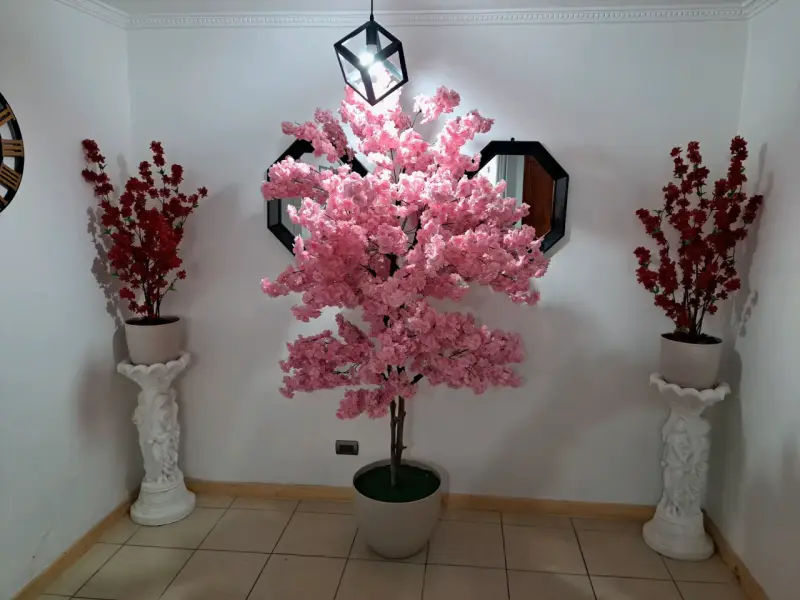 Árbol decorativo de flores rosas - 2