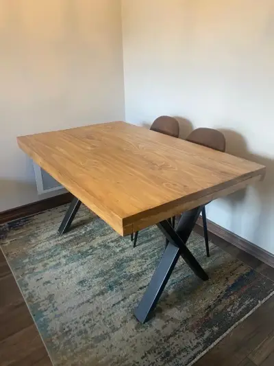 Mesa de comedor de madera con patas metálicas - miniatura 2