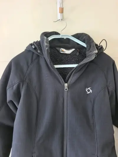 Chaqueta Doite impermeable negra con capucha - miniatura 3