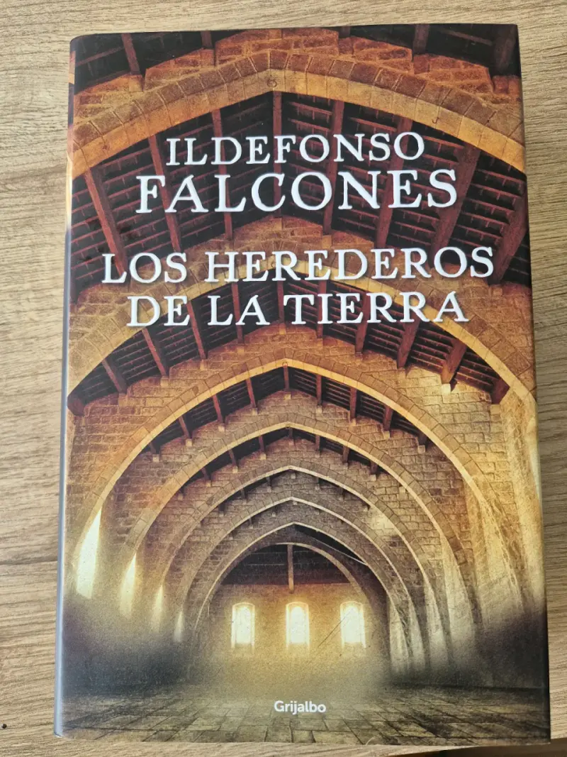 Libro 'Los Herederos de la Tierra' de I. Falcones - 1