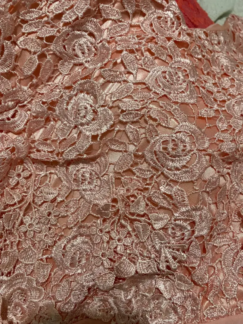 Vestido largo de encaje rosa elegante - 3