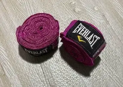Set de Boxeo con Saco Okami y Guantes Everlast - 6