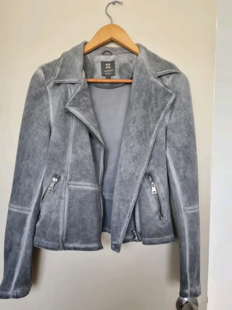 Chaqueta de gamuza gris para mujer