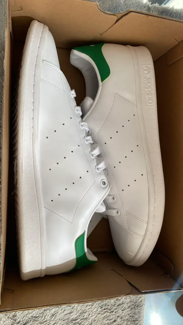 Zapatillas blancas Adidas Stan Smith clásicas - 1