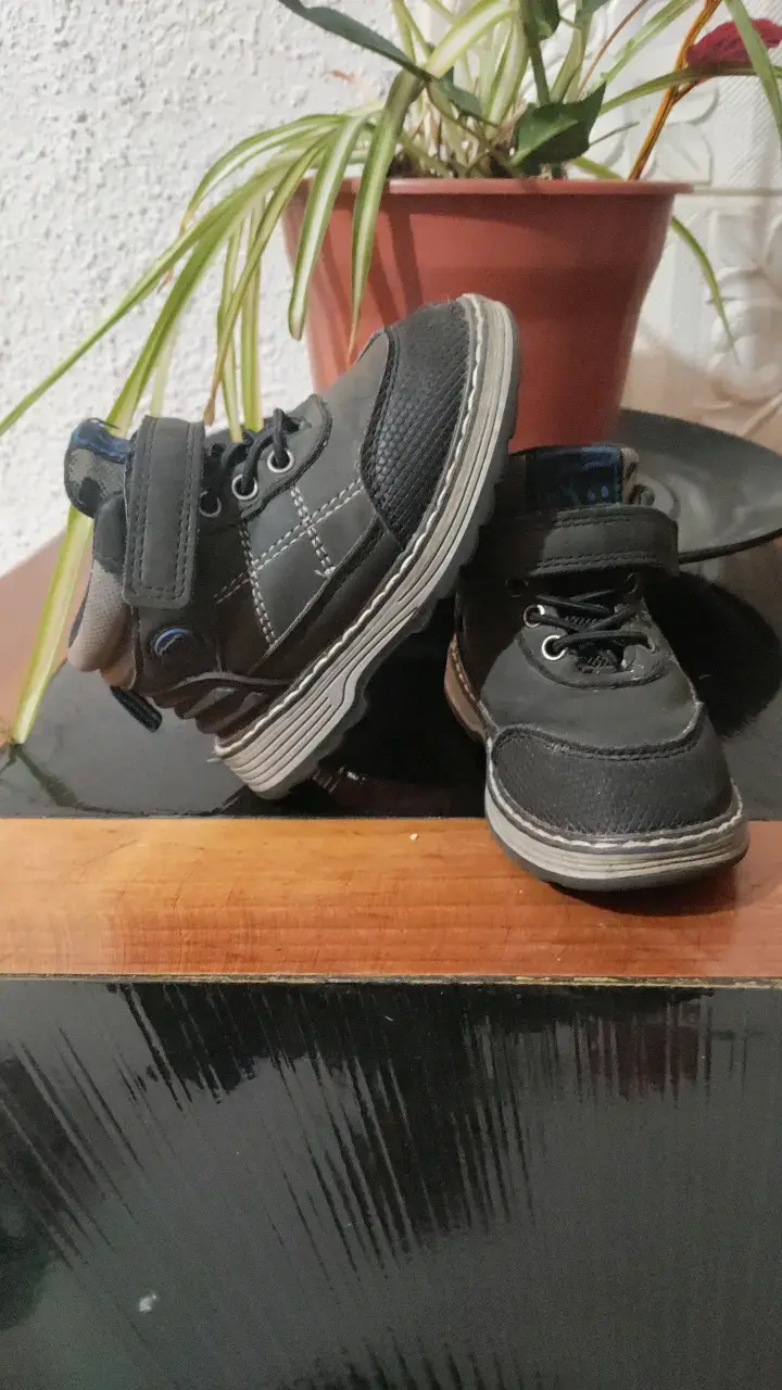 Botines para niños color gris con velcro - 1