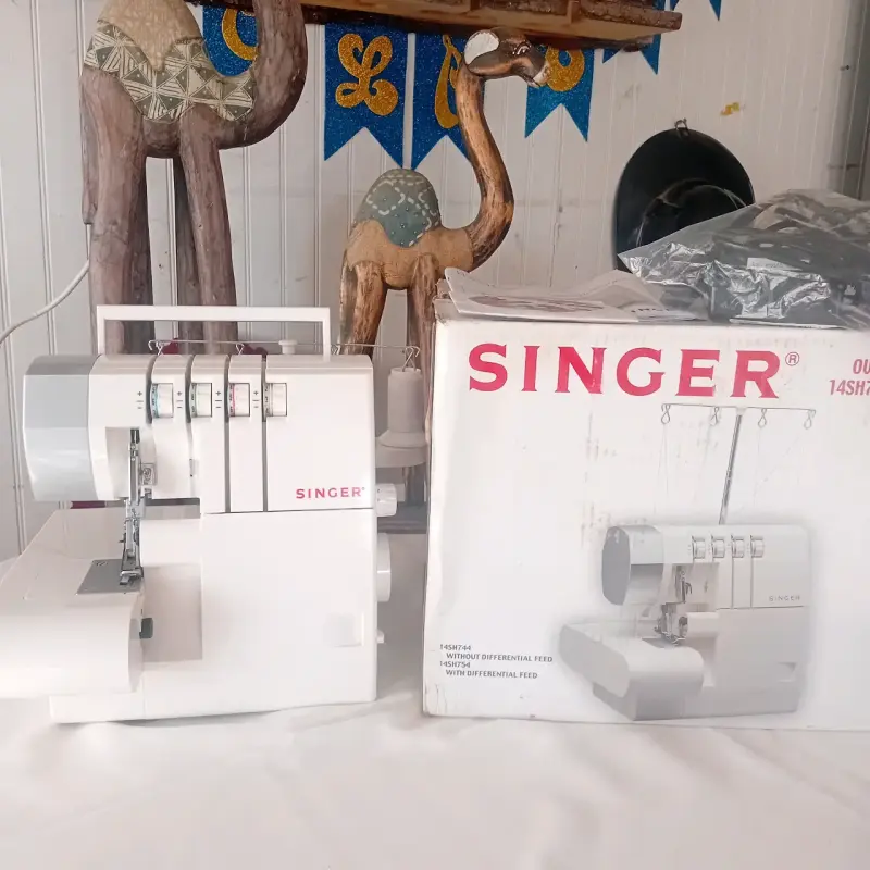 Máquina Overlock Singer 14SH754 con Accesorios - 2