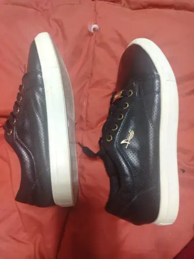 Zapatillas casuales negras talla 38 en excelente estado - miniatura 4