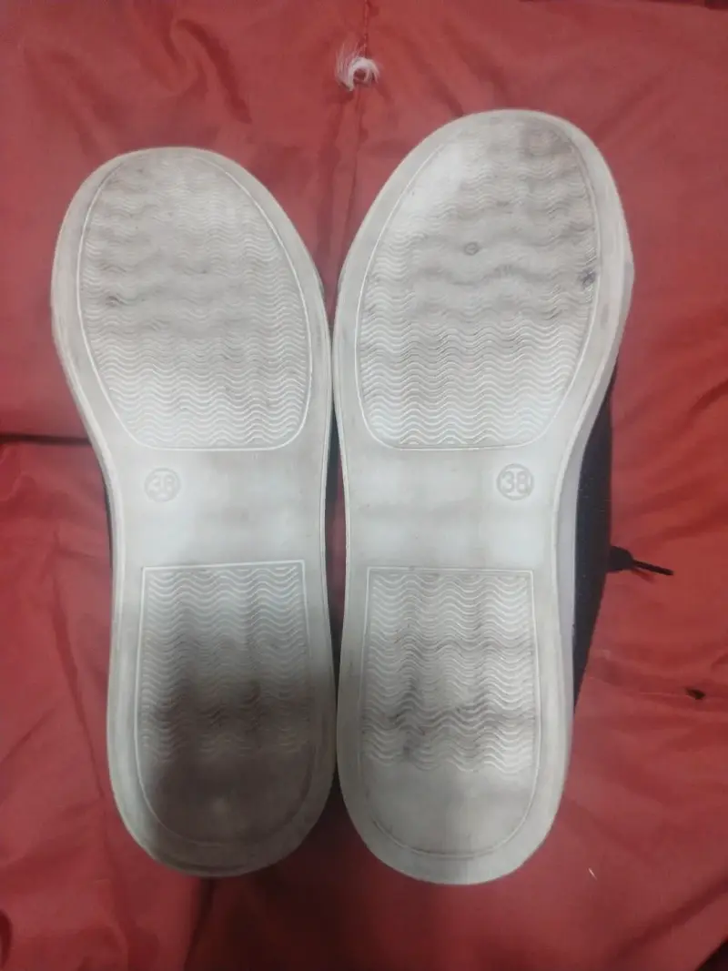 Zapatillas casuales negras talla 38 en excelente estado - 5