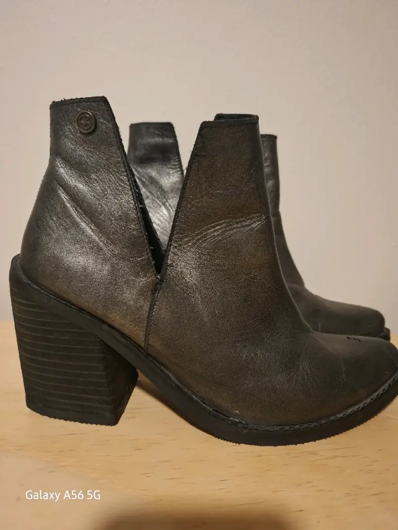 Botines de cuero gris con tacón alto - 5