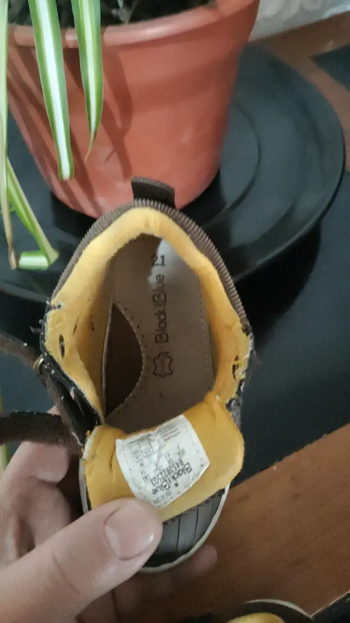 Zapatillas marrones para niños con velcro - 3