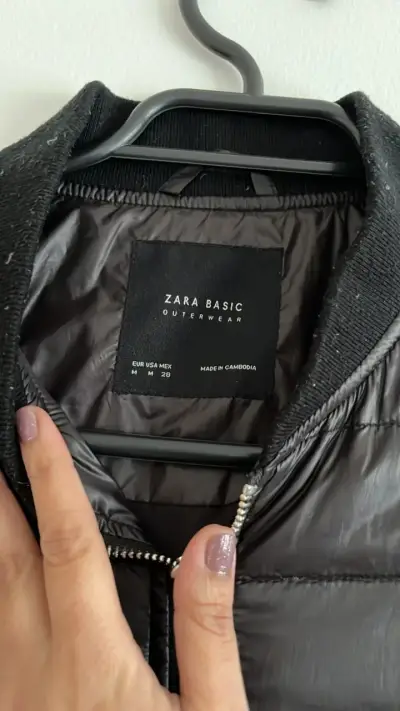 Abrigo mujer acolchado negro Zara - miniatura 2