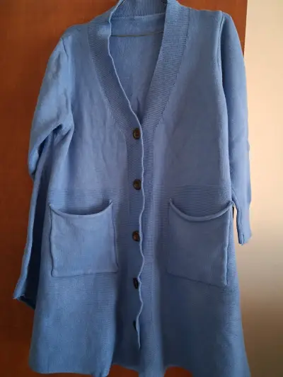 Cardigan largo de lana azul con bolsillos - miniatura 1