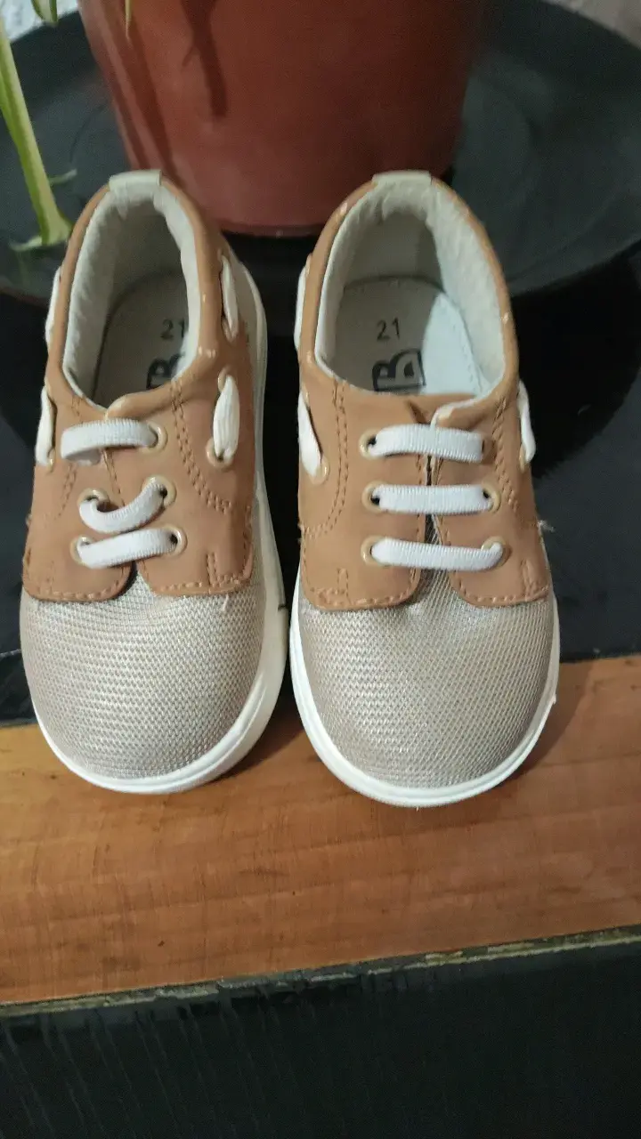 Zapatillas para niños color beige talla 21 - 1