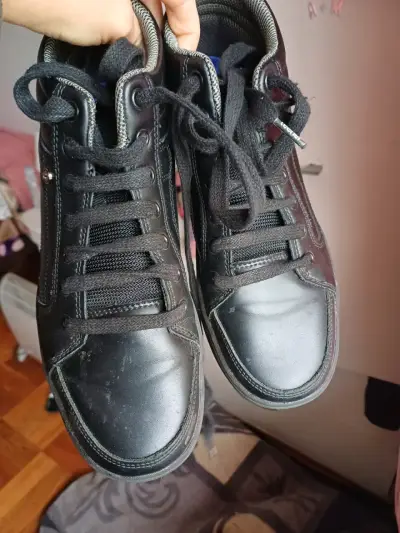 Zapatillas negras de cuero para hombre - miniatura 2
