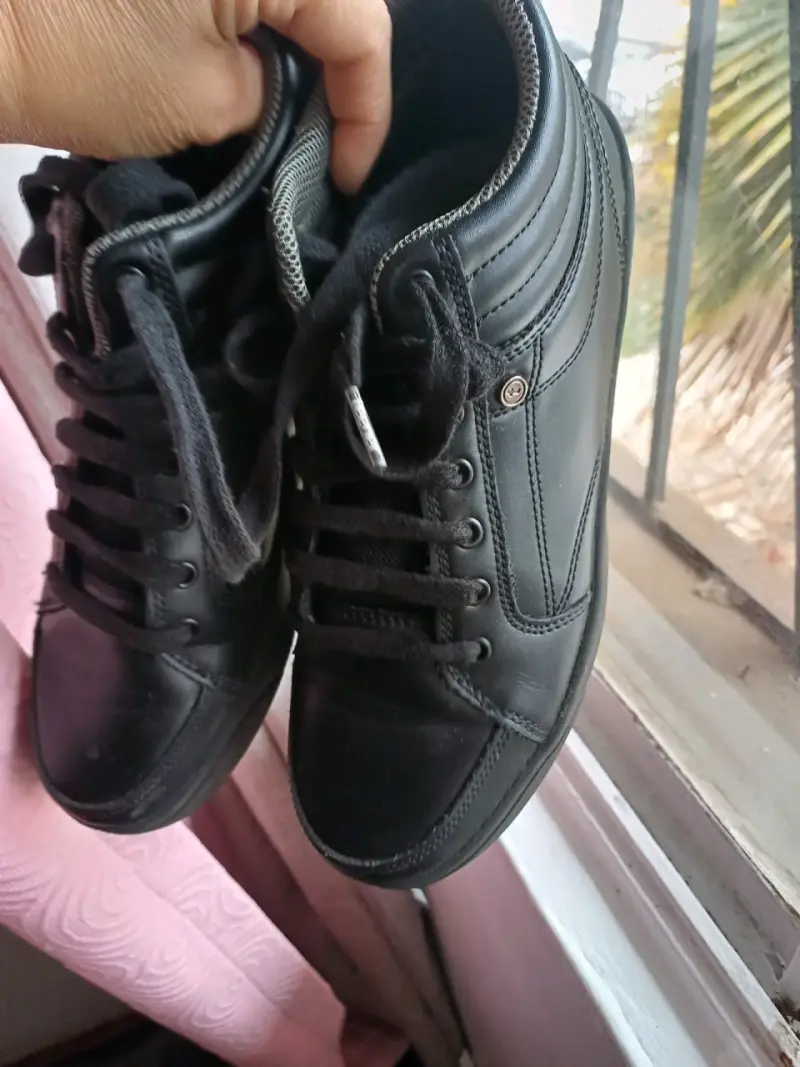 Zapatillas negras de cuero para hombre - 3