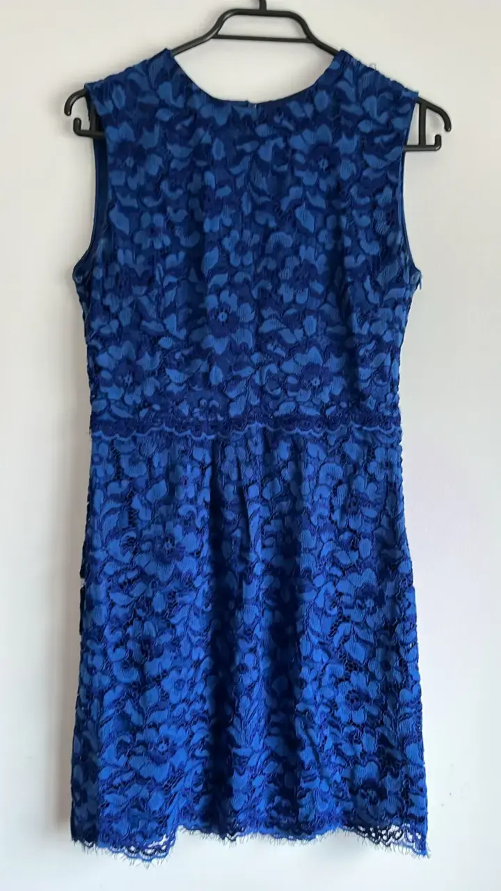 Vestido de encaje azul sin mangas - 1