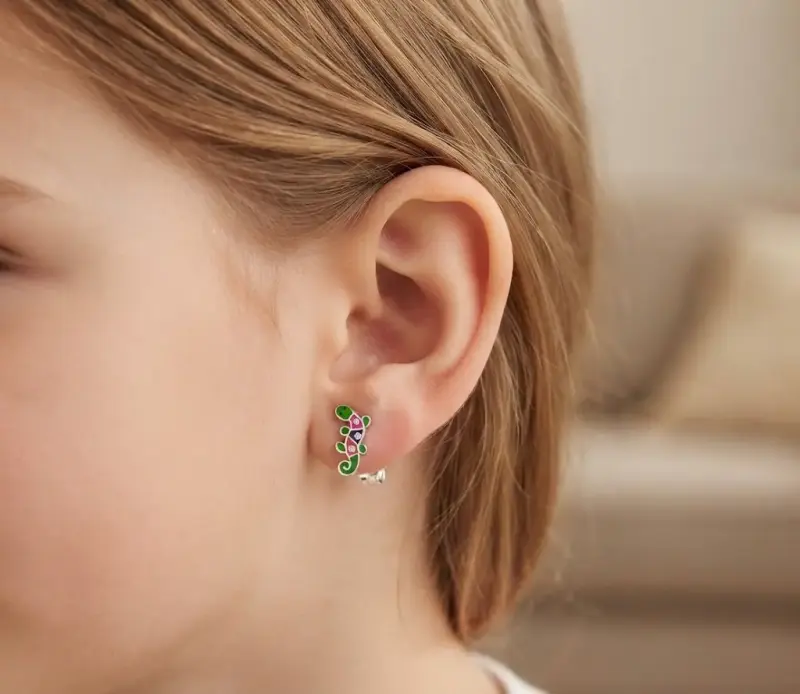 Aros de plata con diseño de camaleón para niñas