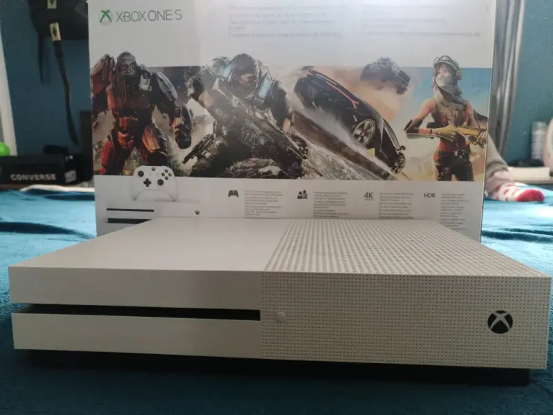 Consola Xbox One S 1TB sin control - 2