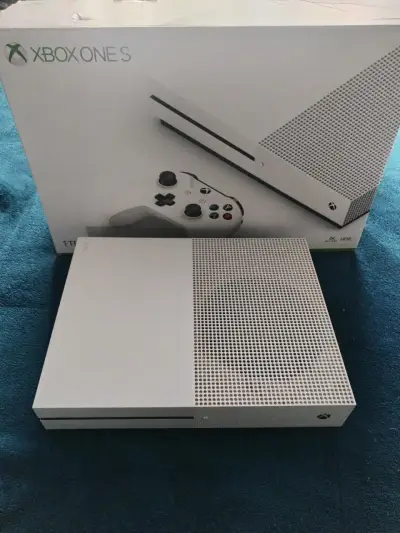 Consola Xbox One S 1TB sin control - miniatura 3