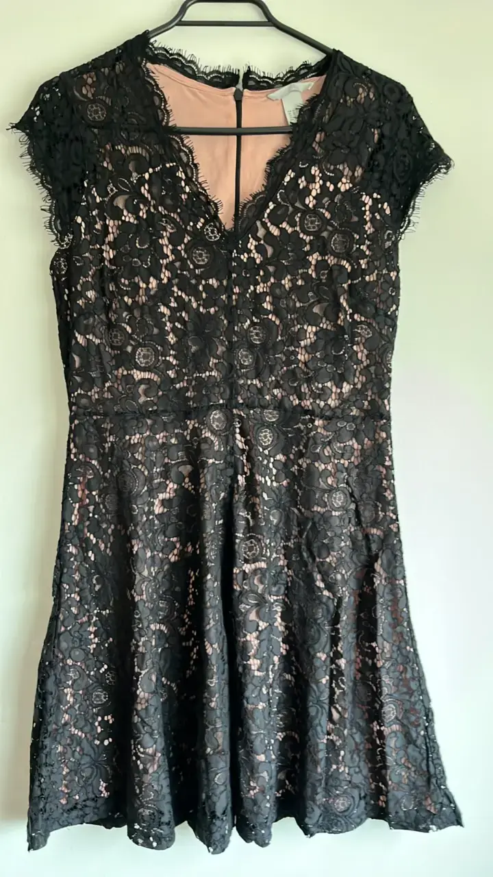 Vestido de encaje negro elegante para mujer - 1