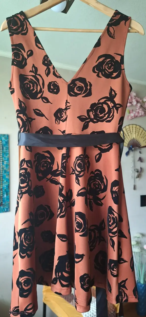 Vestido floral con lazo negro - 2