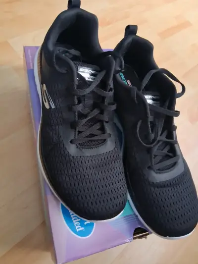 Zapatillas deportivas negras Skechers con Memory Foam - miniatura 1