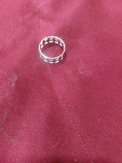 Anillo de plata con diseño calado - miniatura 1