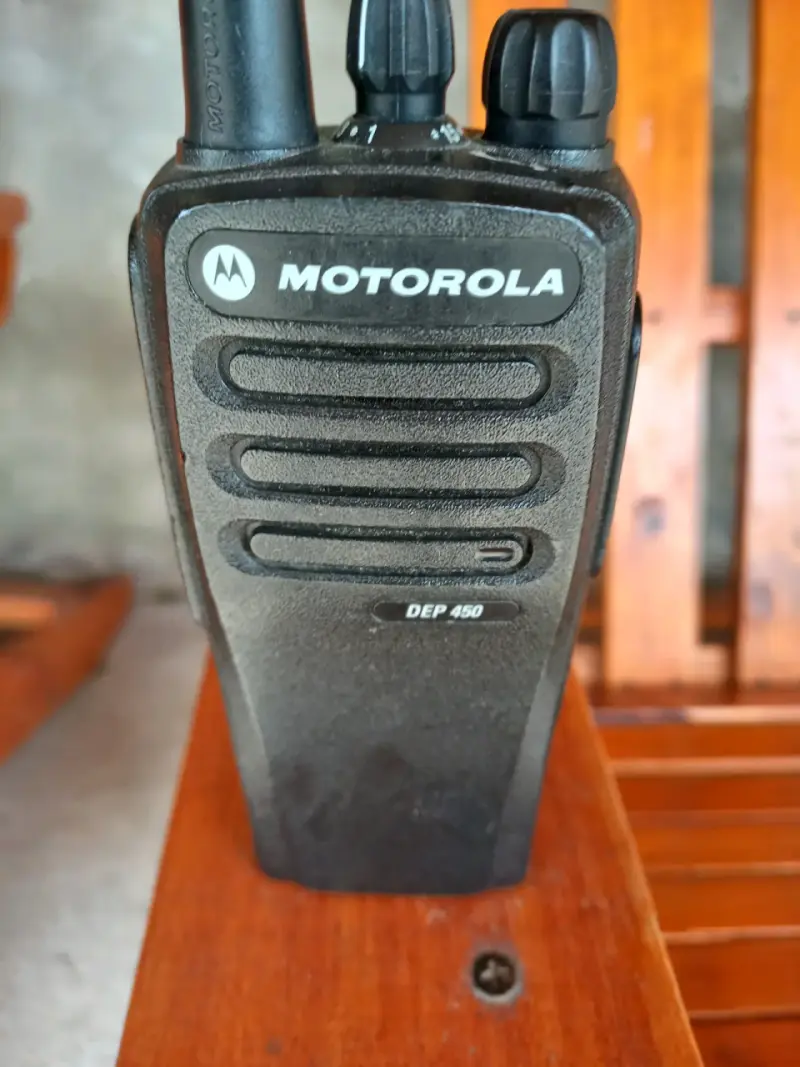 Radio portátil Motorola DEP 450 en buen estado - 2