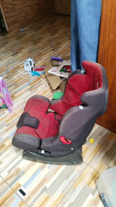 Silla de auto para bebé Infanti roja y negra - miniatura 4