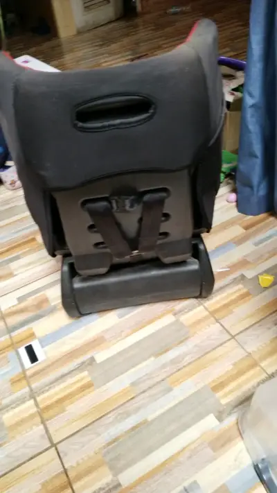 Silla de auto para bebé Infanti roja y negra - miniatura 5
