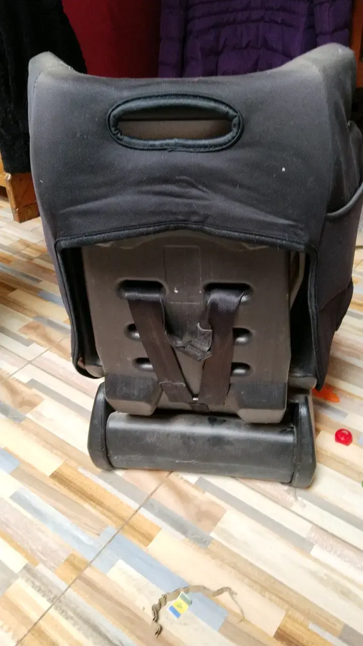 Silla de auto para bebé Infanti roja y negra - 6
