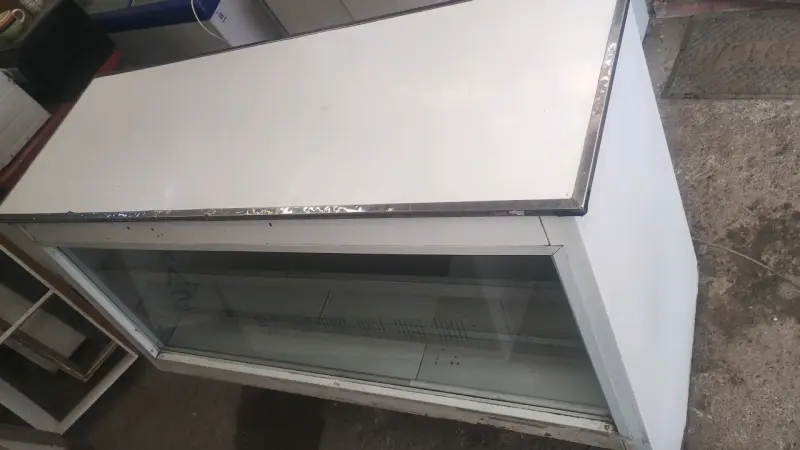 Vitrina refrigerada comercial usada - 3