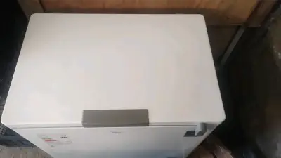 Congelador horizontal Midea en buen estado - miniatura 3