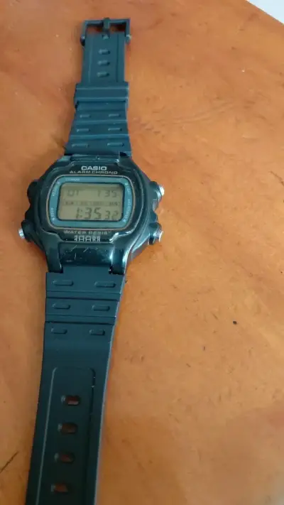 Reloj Casio Digital Resistente al Agua w-725 - miniatura 2