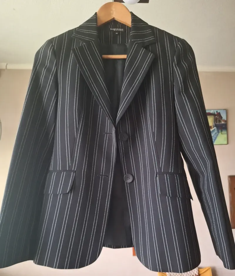 Blazer de rayas para mujer marca Basement - 1
