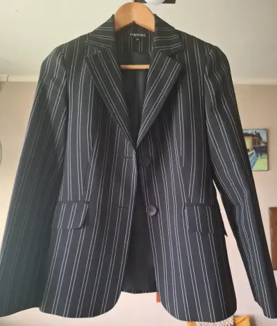 Blazer de rayas para mujer marca Basement - miniatura 1