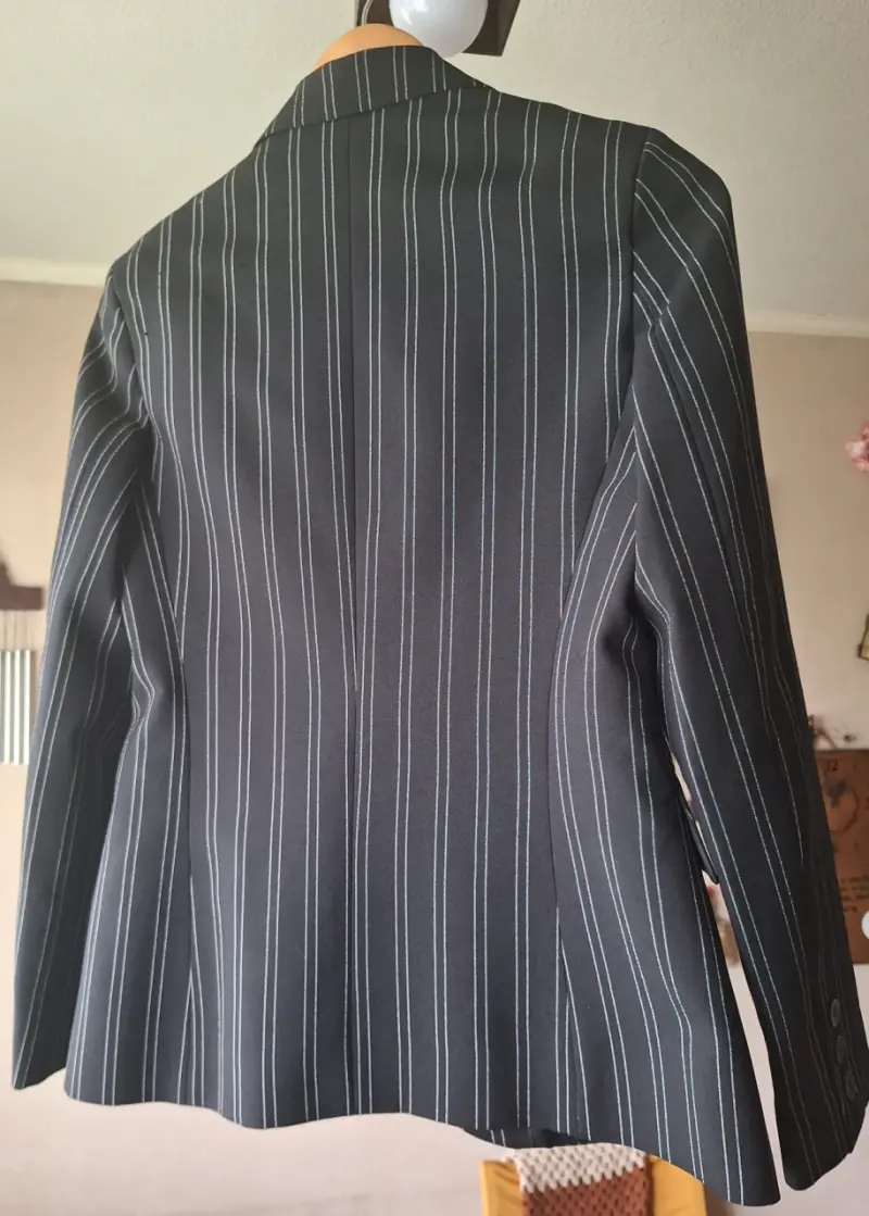 Blazer de rayas para mujer marca Basement - 2