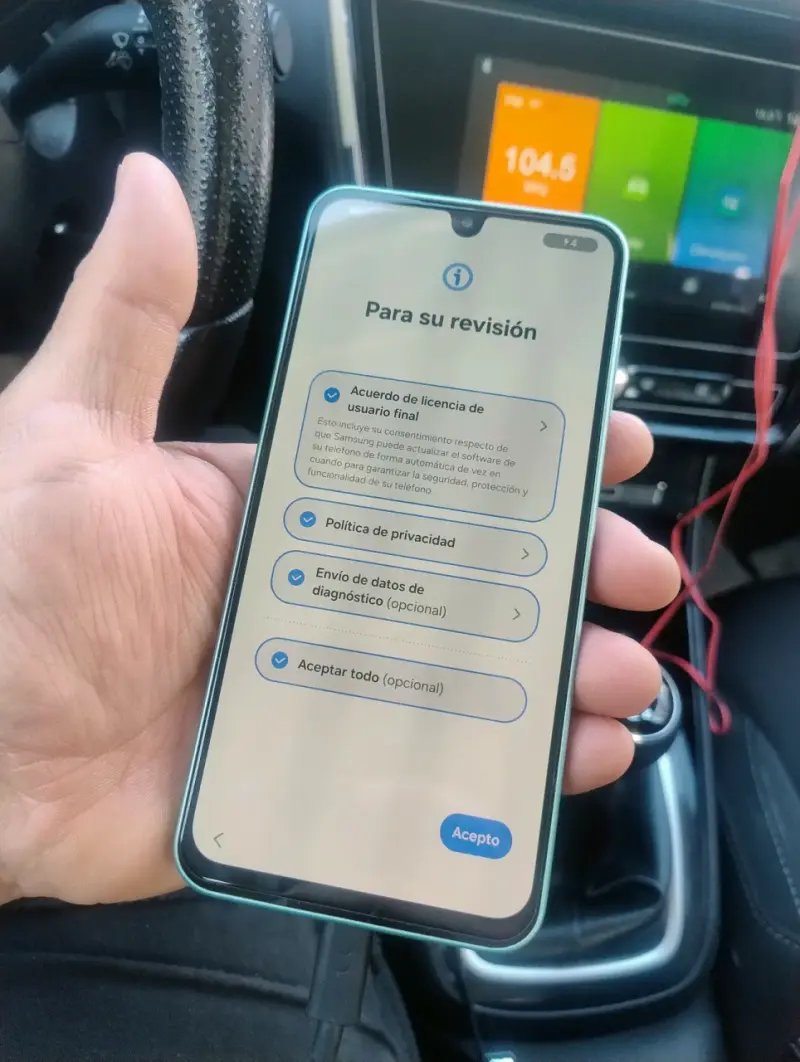 Smartphone Samsung con triple cámara trasera - 3