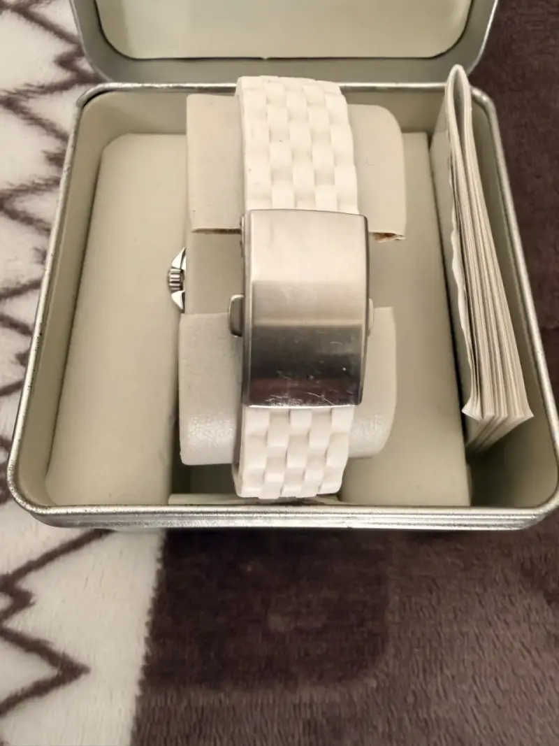 Reloj Wenger suizo con correa blanca - 5