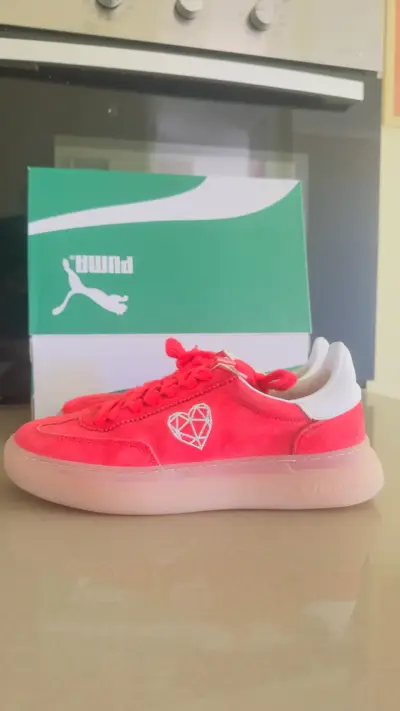 Zapatillas rojas - miniatura 1